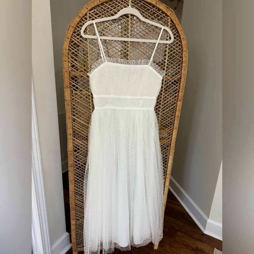 Elegant White Spaghetti Strap Dress🤍